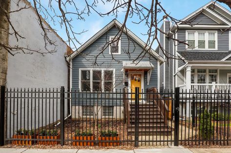 Chicago homes: Lovely rehabbed cottage in Logan Square asks $449K - Curbed Chicago Chicago Workers Cottage, Workers Cottage, Chicago Homes, Built In Hutch, Chicago House, Private Backyard, Dining Room Cozy, Accent Wall Paint, Cottage Style Homes