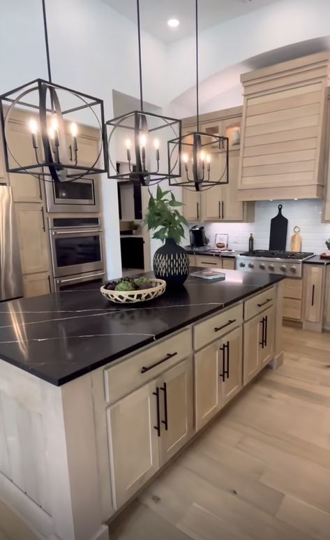 6 Person Island Kitchen, Black Cabinets Black Countertops, Black And Natural Wood Kitchen, Black And Brown Kitchen, Kitchen Cabinet Design Ideas, White Oak Kitchen, Natural Wood Kitchen, Dream Kitchens Design, Kitchen Remodel Design