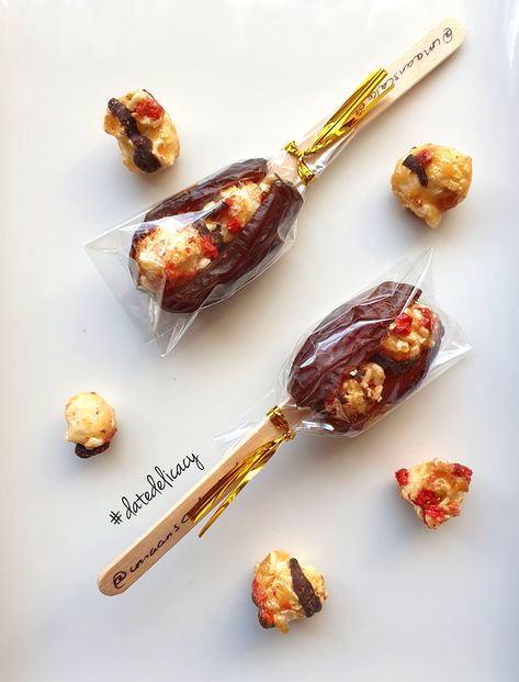 Drizzled Popcorn, Date Recipes Desserts, Chocolate Drizzled Popcorn, Ramadan Sweets, Arabic Dessert, Chocolate Work, Eid Crafts, Party Food Buffet, Date Recipes