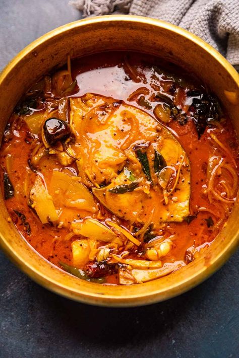 Fish Mango Curry, Indian Seafood, Mango Fish, Kerala Fish Curry, Kerala Cuisine, Fish Curry Indian, Shrimp And Sausage Gumbo, Tandoori Recipes, Gumbo Recipe Sausage