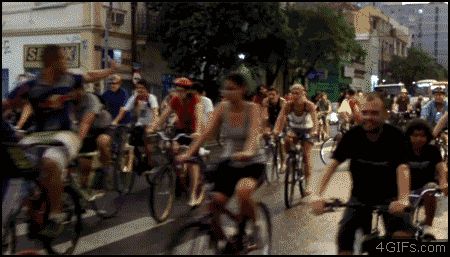 quando estou com pressa e tem um grupo de pessoas andando no meio da rua Gta Real Life, Blithe Spirit, Cycling Photography, Crazy Funny Pictures, Good Humor, Moving Pictures, Meme Pictures, Videos Funny, New Memes