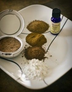 bronzing Homemade Bronzer, Diy Bronzer, Natural Makeup Tips, Homemade Makeup, Natural Highlights, Beauty Remedies, Trendy Makeup, Contour Makeup, Beauty Recipe