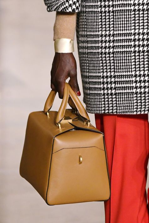 Fall Bag Trends 2020: The Double Top-Handle Tote Types Of Handbags, Handbag Trends, Bag Styles, Fall Bags, Trending Handbag, Bag Trends, Big Bags, Best Bags, Fun Bags