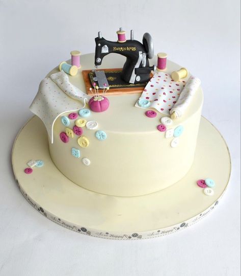 Sewing Cake Ideas, Sewing Machine Cake, Sewing Cake, Birthday Cake Cake, Birthday Cake For Mom, 70th Birthday Cake, 80 Birthday Cake, Fondant Cake Designs, Daisy Cakes