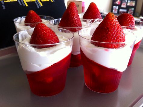 Strawberries, jello and cool whip! Jello And Cool Whip, Pudding Cup, Jello Cups, Strawberry Jello, Pudding Cups, Fun Foods, Cool Whip, Recipes Food, Food Food