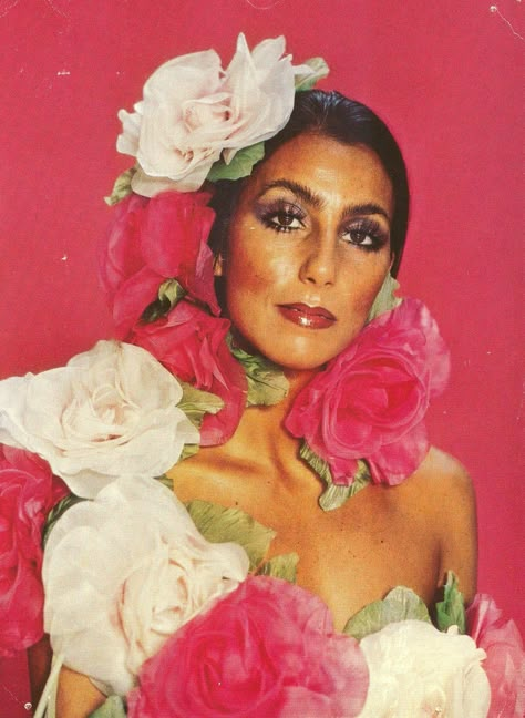 Flower Girl Cher Show, Flowers In Her Hair, Vogue Magazine, How To Pose, Birthday Photoshoot, Mellow Yellow, Divine Feminine, Photography Inspo, Her Hair