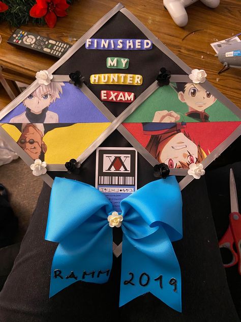 Graduation Cap With Pictures, Anime Graduation Cap, Anime Graduation, High School Graduation Cap Designs, Graduation Cap Ideas, College Grad Cap Ideas, Grad Cap Decorated, Graduation Cap Decoration Diy, High School Graduation Cap