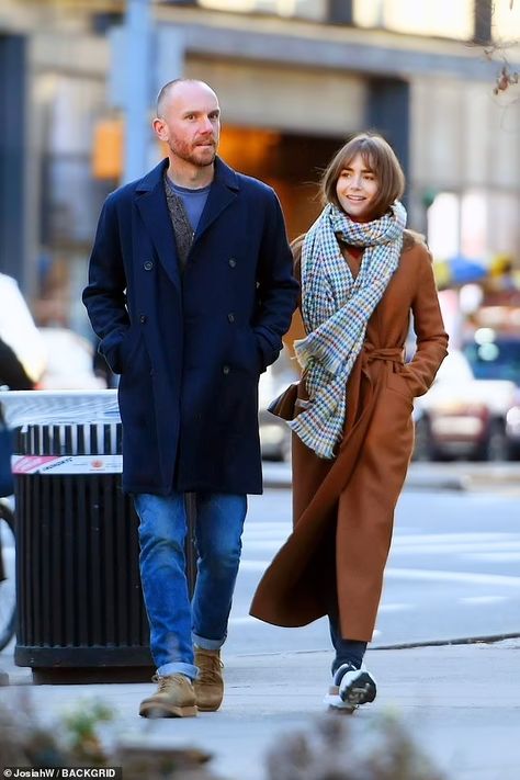 Lily Collins and husband Charlie McDowell take a stroll arm-in-arm through SoHo in NYC | Daily Mail Online Lilly Collins Street Style, Lily Collins Outfit, Lily Collins Casual, Dainty Outfit, Star Lily, Lily Collins Style, Lily Jane Collins, Style Roots, Bangs Style