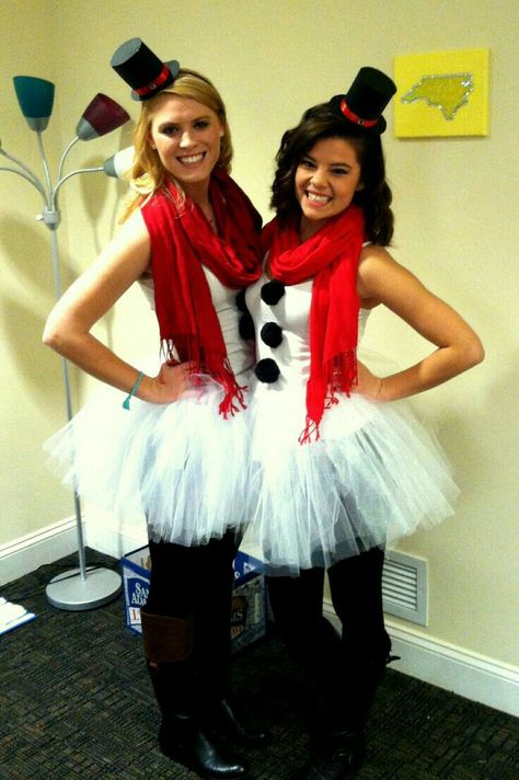 Christmas Costume Ideas Diy, Diy Christmas Costumes For Women, Christmas Party Costume Themes, Diy Snowman Costume, Christmas Elf Costume Diy, Diy Christmas Costumes, Diy Christmas Elves, Christmas Costumes Diy, Fancy Christmas Party