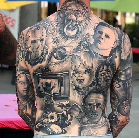 Movie Character Tattoos, Tattoos Horror, Scary Movie 2, Horror Movie Tattoos, Portrait Tattoos, Movie Tattoo, Back Piece Tattoo, Movie Ideas, Movie Tattoos