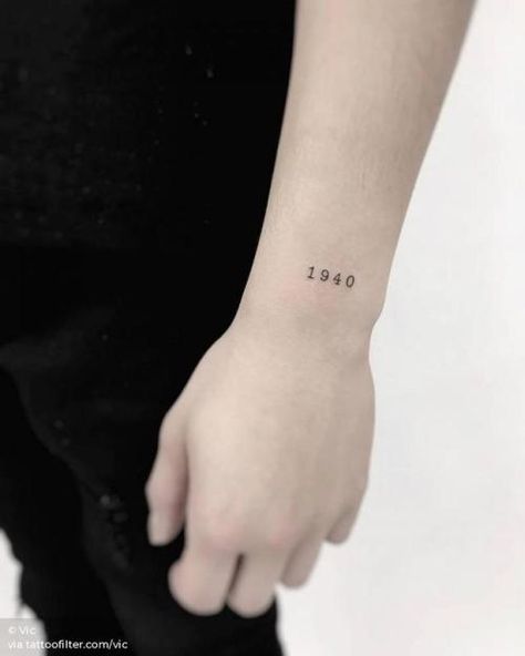 1940 Tattoo Number, Year Hand Tattoo, 1940 Tattoo, Numeros Tattoo, Year Tattoo, Tattoo Toronto, Gym Antrenmanları, Number Tattoos, Water Tattoo