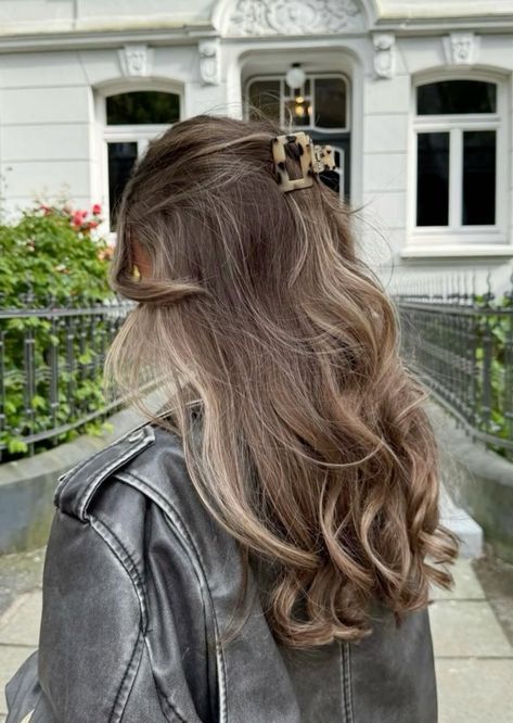 Strands On Brown Hair, Brown Hair Blonde Face Framing, Cold Blonde Highlights Brown Hair, Cold Highlights Brown Hair, White Highlights Brown Hair, Face Framing Balayage Brunettes, Framing Highlights Brown Hair, Cold Blonde Hair Balayage, Cold Blonde Highlights