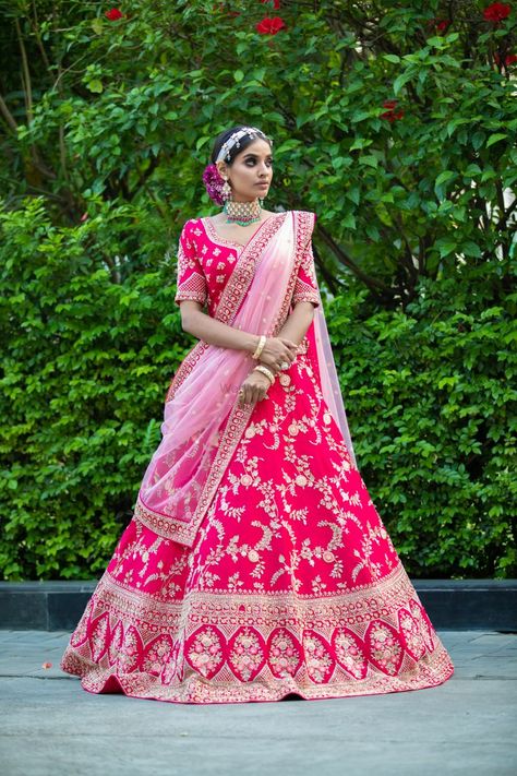 Rani pink paisley motif lehenga by Bhasin Brothers Rani Pink Bridal Saree, Rani Pink Bridal Lehenga, Pink Bridal Saree, Rani Pink Lehenga, Wedding Matching Outfits, Bridal Aesthetic, Pink Bridal Lehenga, Raw Silk Lehenga, Paisley Motifs