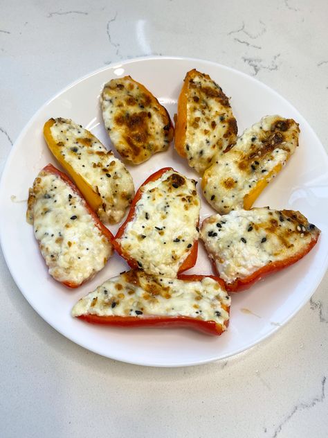 Air Fryer Mini Peppers with Cottage Cheese - The Nutrition Sisters Cottage Cheese Peppers, Cottage Cheese Bell Pepper, Air Fryer Mini Peppers, Cottage Cheese Air Fryer, Cottage Cheese Stuffed Peppers, Peanut Butter Blueberry, Cottage Cheese Snack, Clean Eating Vegetarian, Cheese Stuffed Peppers