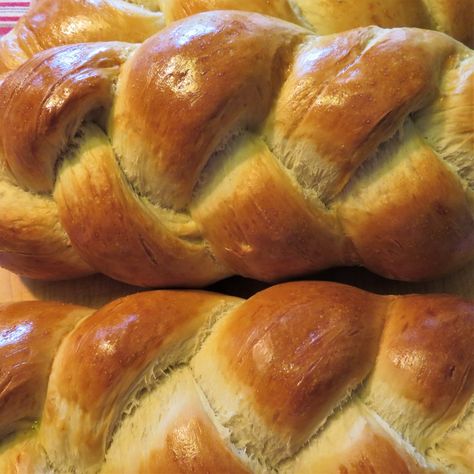 Pillsbury French Bread Recipes, Yellow Squash Bread Recipe, Bread Braid Recipes, Pillsbury French Bread, Bread Braids, French Bread Recipes, Amish Cinnamon Bread, Squash Bread, Shower Funny