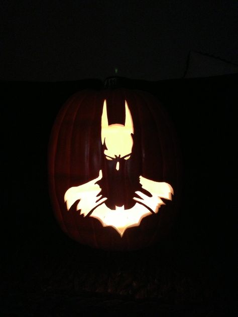 Bat Man Pumpkin Carving Ideas, Wolverine Pumpkin Carving, Batman Pumpkin Carving Ideas, Pumpkin Carving Ideas Star Wars, Batman Pumpkin Painting, Spiderman Pumpkin Carving, Bat Pumpkin Carving, Batman Pumpkin Carving, Joker Pumpkin