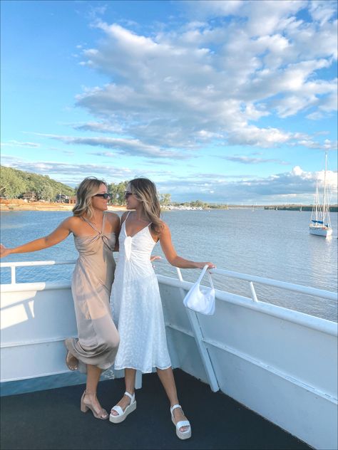 Yatch Party Outfit Classy, Fancy Yacht Party Outfit, Boat Dress Outfit, Yacht Day Outfit, Yatch Party Outfit Summer Classy, Yatch Party Outfit Summer, Yacht Party Dress, Yacht Attire, Boat Day Aesthetic