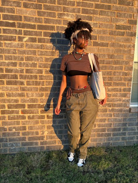 Spiritual Streetwear Aesthetic, Black Boho Outfit Bohemian, Festival Fits Black Women, School Boho Outfits, Bohieman Style Clothes Black Women, Boho Astethic Outfits Black Women, 90s Grunge Black Women, Bohemian Fashion Black Women, Earthy Streetwear Aesthetic