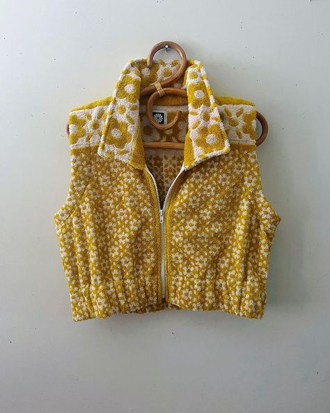 Quilting / sewing • Instagram Vintage Towel Upcycle, Upcycled Vest, Towel Clothes, Reworked Clothes, Towel Dress, Quilted Clothes, Yellow Daisies, Vintage Vest, Upcycled Fashion