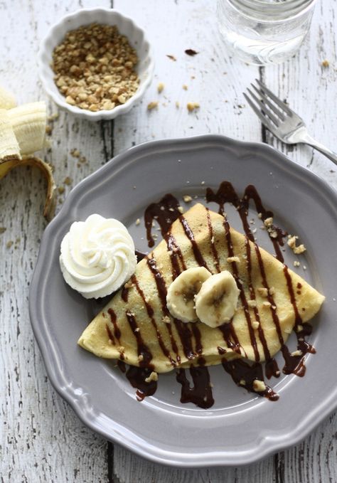 Nutella-Banana Crepes | SpoonfulOfButter.com Banana Nutella Crepes, Crepes Nutella, Crumb Coffee Cakes, Banana Crepes, Nutella Crepes, French Crepes, Banana Nutella, Diy Wedding Cake, Crepe Cake