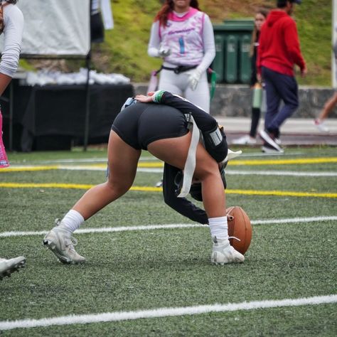 BREAK IT 🫡🔥🔥 @sofi.casss @bravosfootball @elitmexico @orange_bowl3.0 Perspective Art, Flag Football, Hell Yeah, Sports Women, Funny Quotes, Track, Ootd, Flag, Football