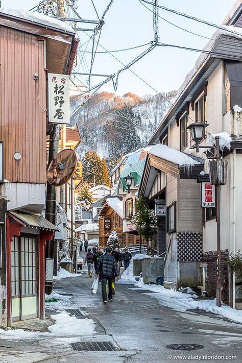 This guide to skiing in Nozawa Onsen, Japan will show you what it’s like to ski in Japan. This Japanese ski resort is a great place for a Japan ski trip. It’s one of the top Japan ski resort picks of many English speakers. #japan #skiing #nozawa Japan Skiing, Skiing In Japan, Nagano Prefecture, Japan Images, Onsen Japan, Winter In Japan, Skiing Aesthetic, Ski Aesthetic, Background Reference