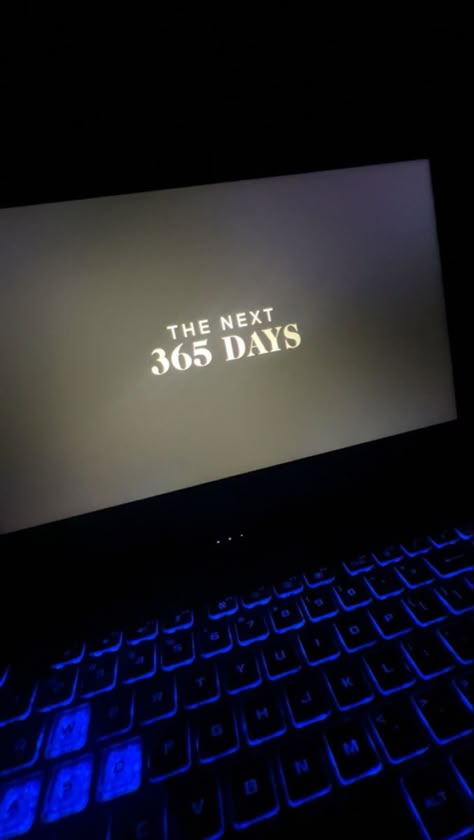 #365days #aesthetic Fake Day Snaps, Movie Laptop Aesthetic, Whatsapp Chat With Boyfriend, Movie Day Aesthetic, Movie Laptop Snap, Laptop Movie Snapchat Story, 365 Days Movie Scenes, 365 Days Aesthetic, Laptop Movie Snap