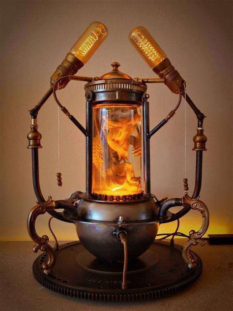 Décor Steampunk, Steampunk Machines, Lampe Steampunk, Steampunk Furniture, Steampunk Gadgets, Steampunk Items, Steampunk Tendencies, Steampunk House, Steampunk Lighting