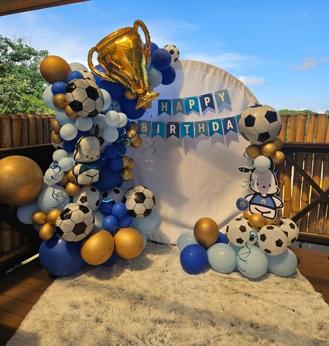 Real Madrid Balloon Decoration, Messi Birthday Party Ideas Argentina, Messi Bday Party, Messi Birthday Party Ideas, Messi Birthday, Birthday Party Table Decorations, Paper Flowers Diy Easy, Soccer Birthday Parties, Simple Birthday Decorations