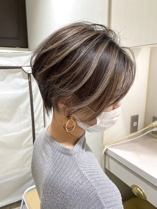 Asian Hair Highlights, Hairstyles For Ladies, Short Hair Highlights, Korean Short Hair, Blond Balayage, Hair Catalog, Asian Short Hair, Short Hair Trends, Blending Gray Hair