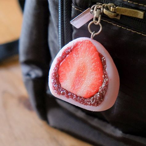 Cute Keychain, Cute Little Things, Cute Charms, Painting Patterns, Strawberry Shortcake, Rock Painting, Clay Art, Cute Jewelry, Clay Crafts