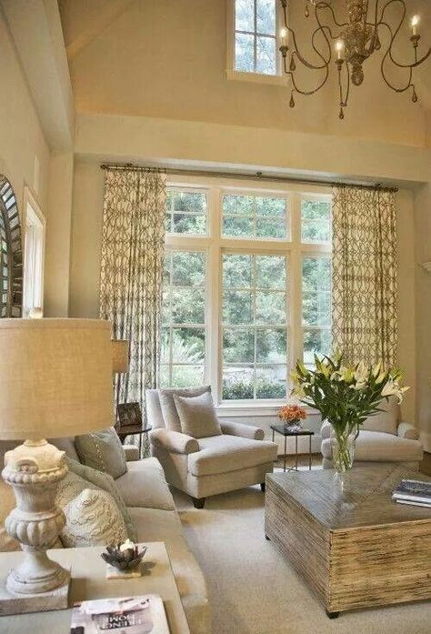 Neutral family room Classic Family Room, Contemporary Family Room, Ceiling Ideas, Bedroom Window, Room Deco, Colonial Revival, High Ceilings, Family Room Design, Farmhouse Bedroom