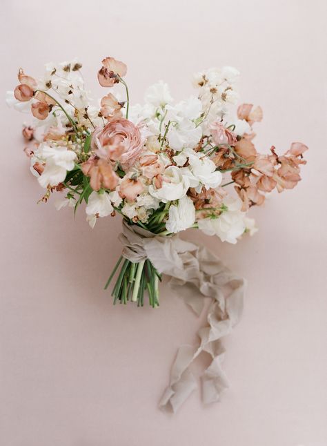 Earth Tone Wedding, Modern Wedding Inspiration, Floral Wedding Dress, Have Inspiration, Wedding Flower Inspiration, Space Wedding, Neutral Wedding, Floral Arrangements Wedding, Bouquet Of Flowers