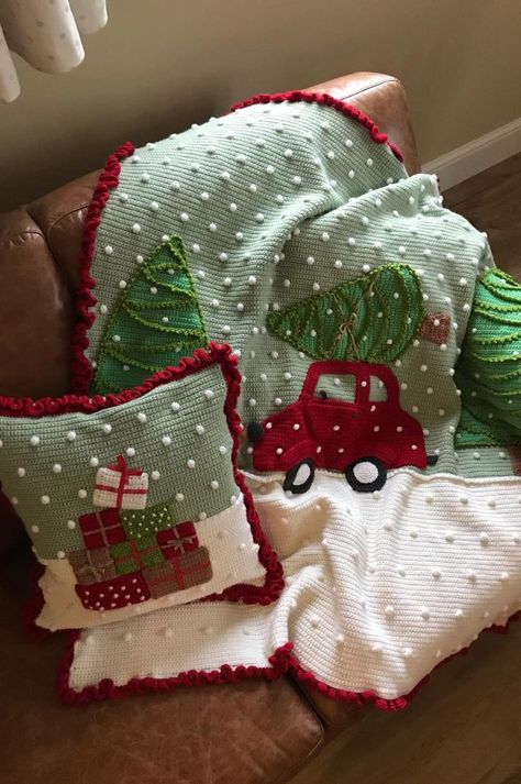 christmas blanket crochet; christmas blanket ladder; christmas blanket gift; christmas blanket gift tag; christmas blanket; Crochet Templates, Christmas Afghan, Christmas Crochet Blanket, Crochet Cushion Pattern, Crochet Blanket Pattern Easy, Blanket Ideas, Easy Crochet Blanket, Handcrafted Gifts, Cosy Christmas