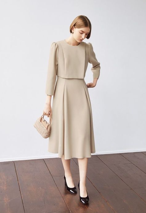 Dress Outfits Work Office Wear, Formal Dresses For Office, Fashion Outfits Office, Work Outfits Dress, Vintage Outfits Classy Modern, Chic Outfit Aesthetic, Bossy Outfit, Sunday Dress Design, Sunday Dress Outfit