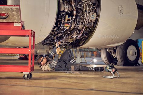 Side View Portrait, Airplane Mechanic, Aircraft Maintenance Engineer, Aircraft Mechanics, Aircraft Maintenance, Aircraft Engine, Jet Engine, Aviation Industry, The Wing