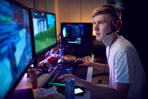 Kids' Digital Dreams: From YouTube Stars to Pro Gamers Gaming Pc Build, Youtube Gamer, Gamer Boy, Dream Symbols, Behavior Analysis, Youtube Stars, Teenage Boys, Instagram And Snapchat, Sports Betting