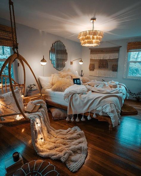 Bohemian Home Decor sur Instagram : Via: 🌿@bohokidsstyle🌿 Follow us for more @BIDathome . . Credits: @cfunk44 #decoration #decor #bohodecor #bohostyle #bohosummer … Bedding Boho, Bedroom Bedding, Cute Bedroom Decor, Redecorate Bedroom, Cozy Room Decor, Dreamy Room, Teen Bedroom Decor, Room Design Bedroom, Room Makeover Bedroom