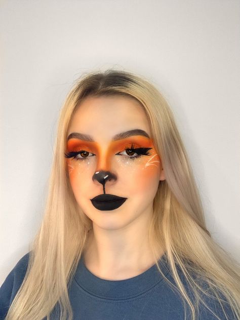 Fox Inspired Makeup Look, Fox Face Makeup Halloween, Fox Animal Makeup, Fox Halloween Makeup For Women, Red Panda Makeup Halloween, Cute Fox Makeup Halloween, Fox Makeup Looks Halloween, Raccoon Makeup Halloween, Fox Eye Makeup Halloween