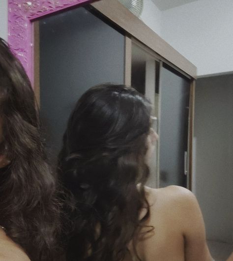 Wavy Hair Aesthetic Faceless, Curly Hair Latina, Manny Santos, Pelo Cafe, Brown Wavy Hair, Best Friend Pictures Tumblr, Face Aesthetic, Best Friend Pictures, Just Girly Things