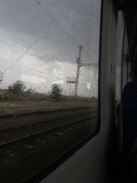 Train Rain Aesthetic, Train Window Aesthetic, Rain Train, Training Playlist, Wanderlust Aesthetic, Islamic Aesthetic, Rainy Window, Train Wallpaper, Rain Window