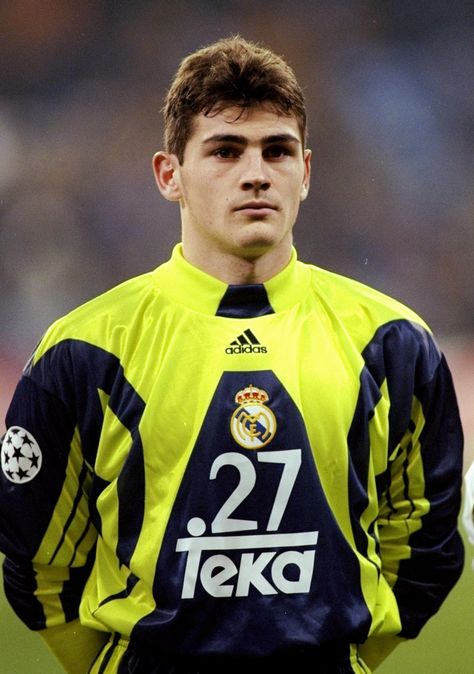 Iker Casillas Birthday, Real Name, Age, Weight, Height, Family, Girlfriend(s), Bio & More Casillas Real Madrid, Real Madrid Goalkeeper, Hazard Chelsea, Fc Chelsea, Retro Football Shirts, Steven Gerrard, Zinedine Zidane, Sport Icon, Retro Football