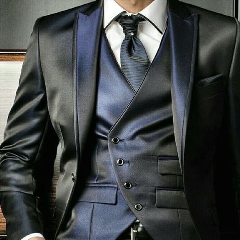 Hot Villain Aesthetic, Suit Men Aesthetic, Lance Orion Zodiac, Orion Zodiac Academy, Hot Villain, Suits Aesthetic, Zodiac Academy Aesthetic, Kerri Maniscalco, Three Piece Suits