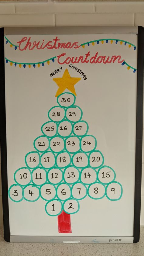 Christmas Classroom Countdown Ideas, Christmas Countdown Classroom Activities, Marker Board Ideas Whiteboard, White Board Ideas Christmas, White Board Christmas Ideas, Holiday White Board Ideas, Christmas Countdown Drawing, Christmas Countdown Bulletin Board, White Board Christmas Drawings