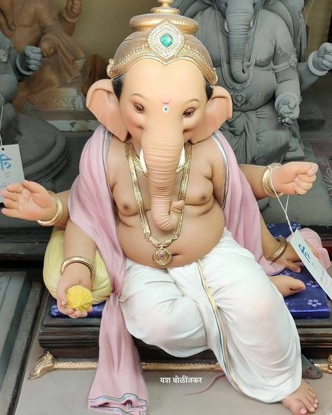 Vishal Shinde Ganpati Murti, Ganpati Murti, Bahubali Movie, Eco Friendly Ganesha, Ganesha Artwork, Bappa Photo, Jai Ganesh, Ganpati Bappa Photo, Indian Henna