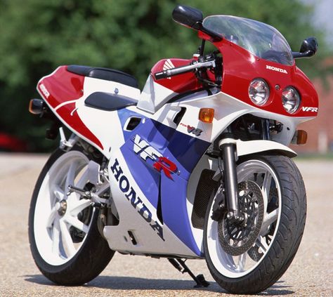 Honda VFR400R Honda Motorbikes, Ferrari 348, Honda Vfr, Volvo 240, Japanese Motorcycle, Honda Bikes, Bike Reviews, Honda Motorcycles, Classic Bikes