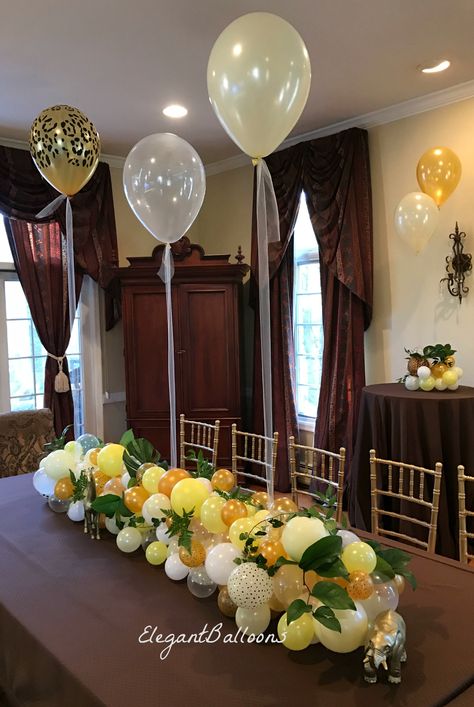 organic balloon table runner #elegantballoons #organicballoons www.elegantballoons.com Table Decorations Balloons, Balloon Table Runner, Balloon Table Decorations, Classy Decorations, Deco Ballon, Idee Babyshower, Elegant Centerpiece, Decorations Balloons, Balloon Display