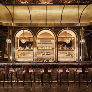 Las Vegas Design, The Palazzo Las Vegas, Vegas Design, Bar In Casa, Bar Design Awards, Pub Design, Whisky Bar, Contemporary Hotel, Design Bar