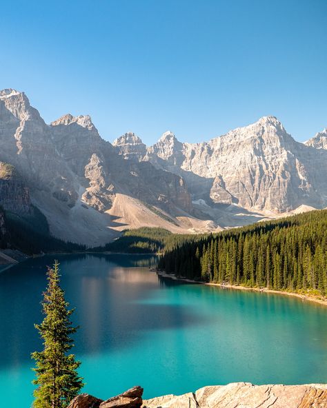 📍 Moraine Lake, Banff National Park 🇨🇦 Some highlights from last years visit to Moraine Lake and the surrounding mountain hikes 🏔️ If you’re interested in joining my group trip to Banff next July comment “Banff” and I’ll get you hooked up with all the details 🙌🏼 #banffnationalpark #canada #alberta #cincinnati #grouptravel #grouptrip #natgeotravel #solotravel Banff Canada Aesthetic, Travel Widget, Banff Aesthetic, Alberta Mountains, Banff Summer, Alberta Banff, Moraine Lake Canada, Canada Mountains, Banff National Park Canada