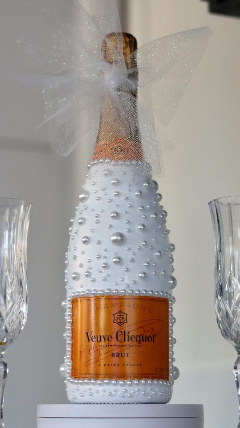 🍾✨ #champagner #champagne #champagnelover #champagnelife #wein #wine #winelover #champagnelovers #champagnetime #champagnelifestyle… | Instagram Anniversary Champagne Bottle, Decorated Champagne Bottles Engagement, Bride Champagne Bottle, Wedding Inspo Ideas, Prosecco Painting, Bedazzled Champagne Bottle, Bridal Shower Champagne Theme, Decorate Champagne Bottle, Champagne Theme Party